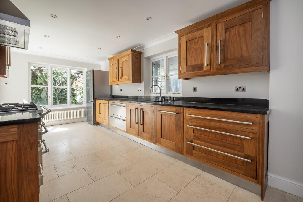 House in Twickenham - View 5