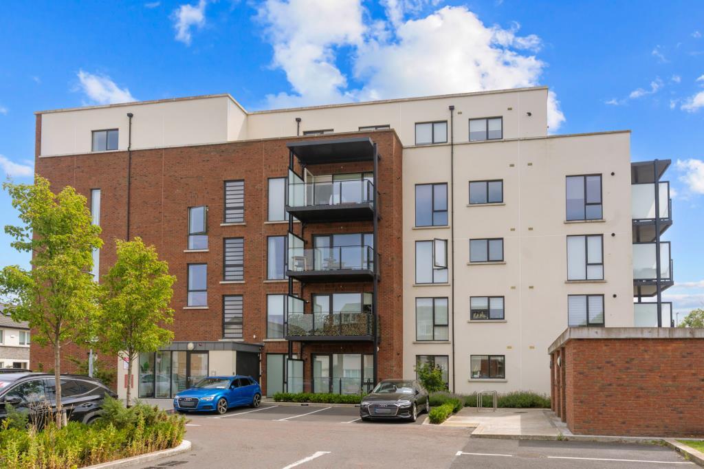 Main image of property: 22 Oak Hall, Larkfield View, Leopardstown, Dublin 18, D18 KXV1