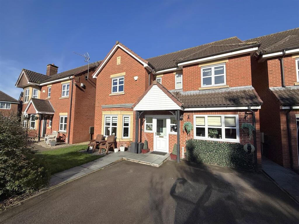 Alderson Drive, Stretton, Burton-On-Trent image 2