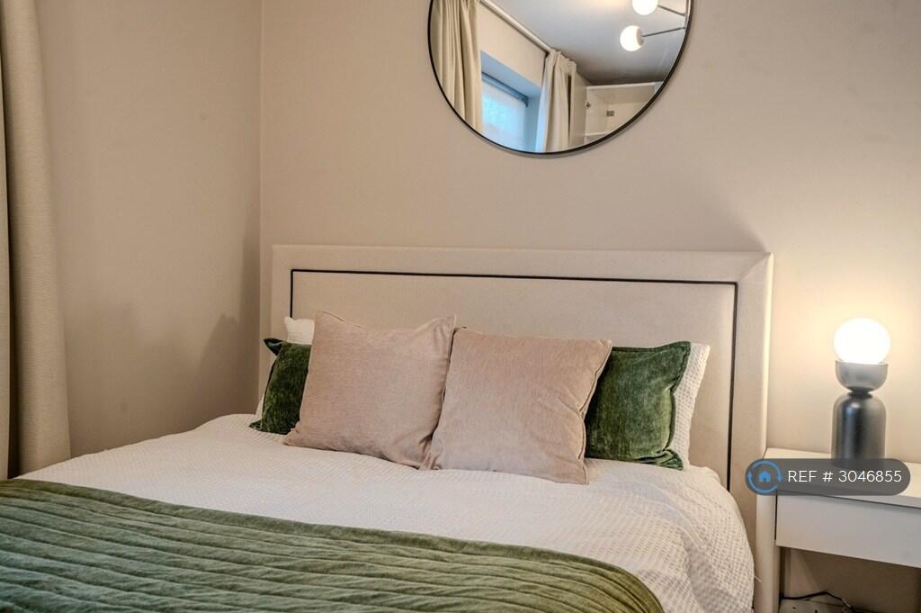 Apartment in Dunstable, Central Bedfordshire - More