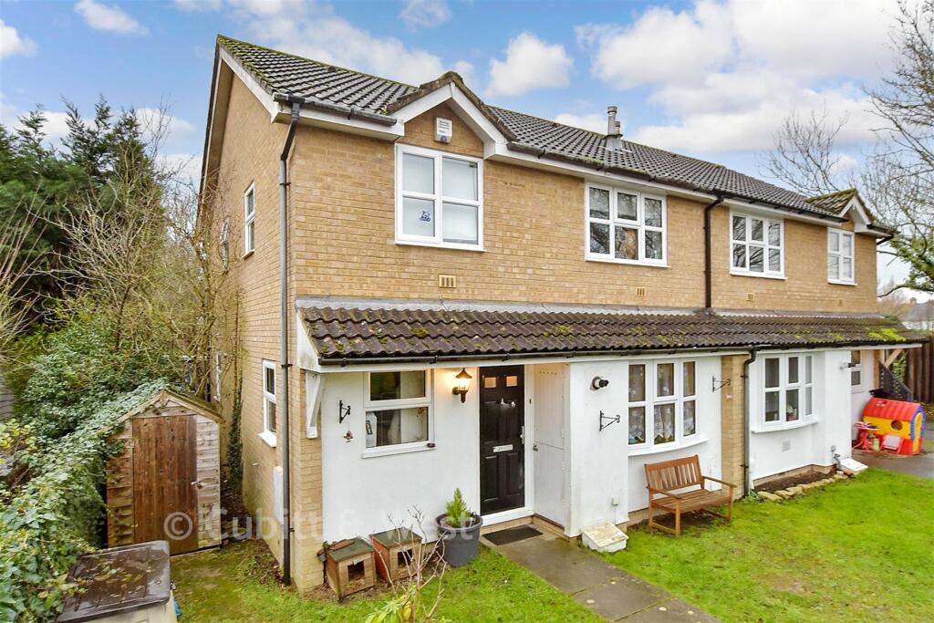 Limes Avenue, Horley, Surrey photo 3