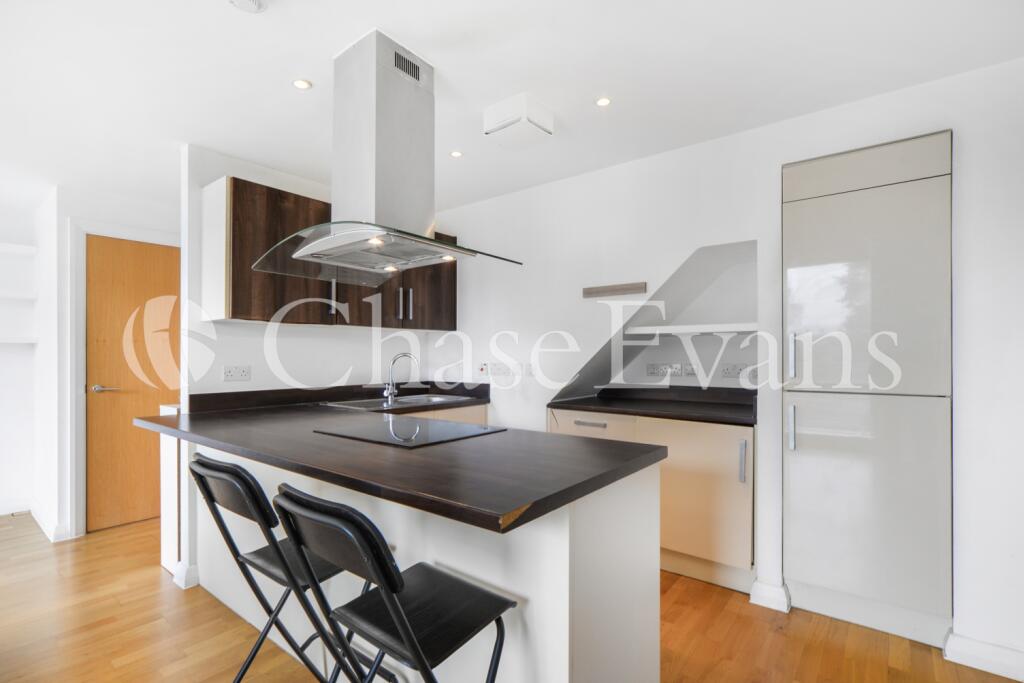 Apartment in London, Thomas Road Industrial Estate, Poplar - View 4