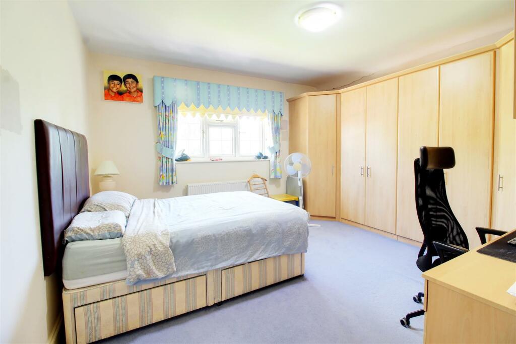 Additional image 17 of Mymms Drive, Brookmans Park