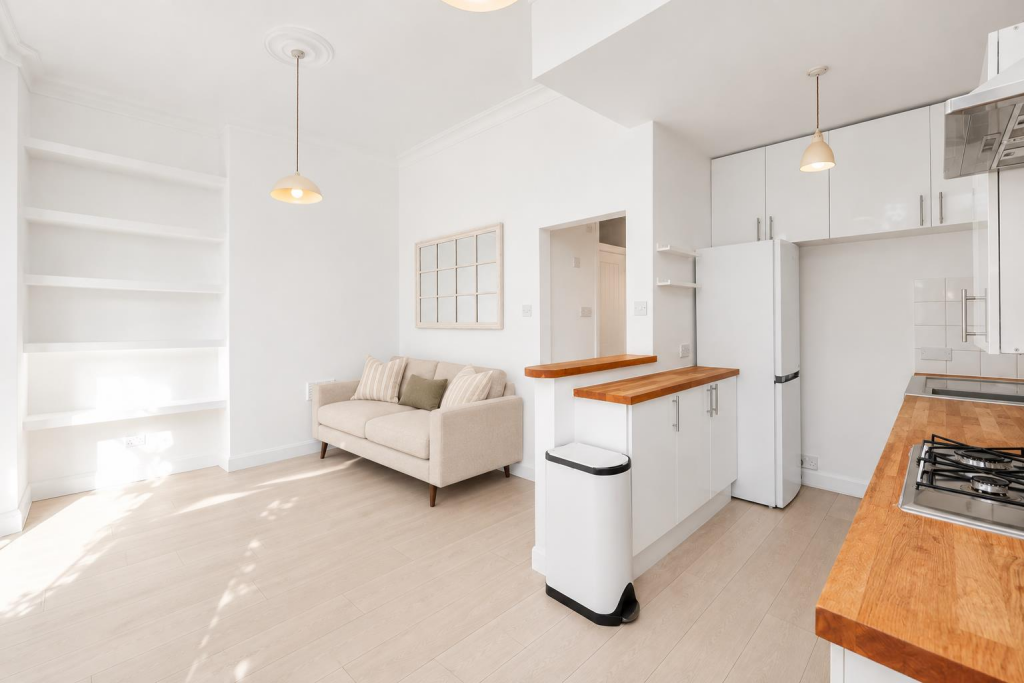 Apartment in London - View 3