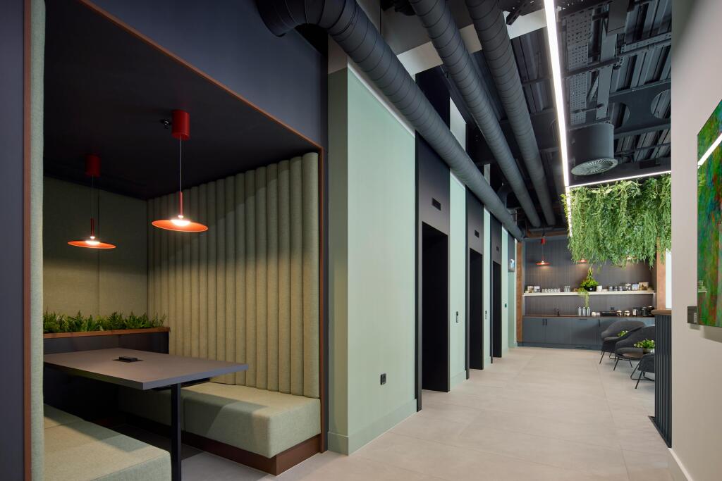 Communal Mezzanine Breakout Space