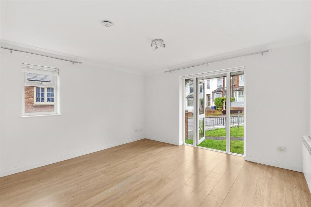 Sovereign Court, High Wycombe photo 3