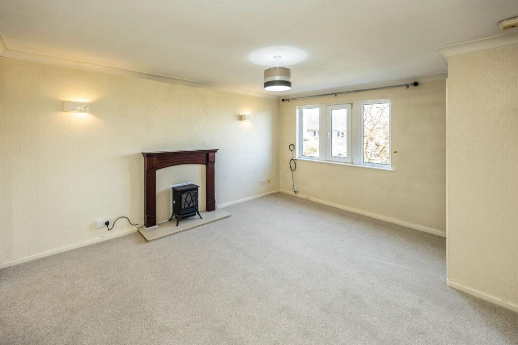 Ingdale Drive, Holmfirth, HD9 photo 3