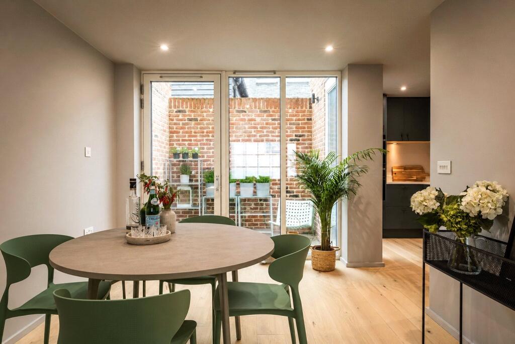 House in Waverley, Farnham - View 2
