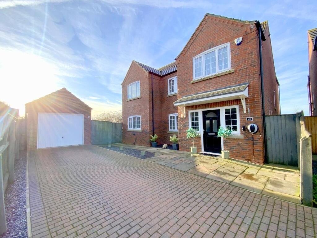3-bed detached on Gibson Way, Manby, Louth, £335,000