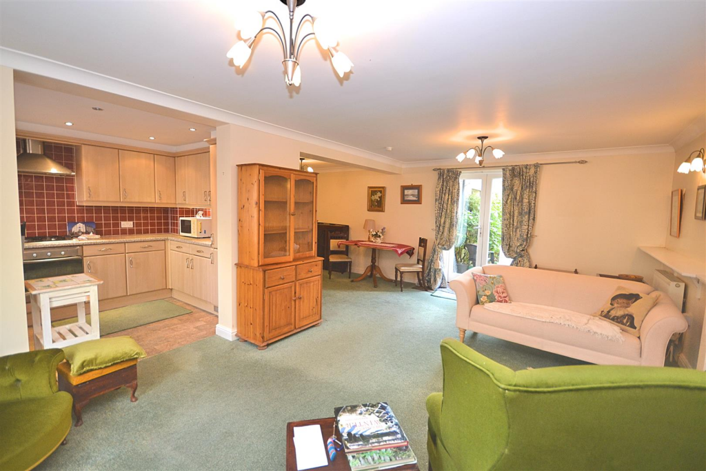 Apartment in Dorchester - View 2