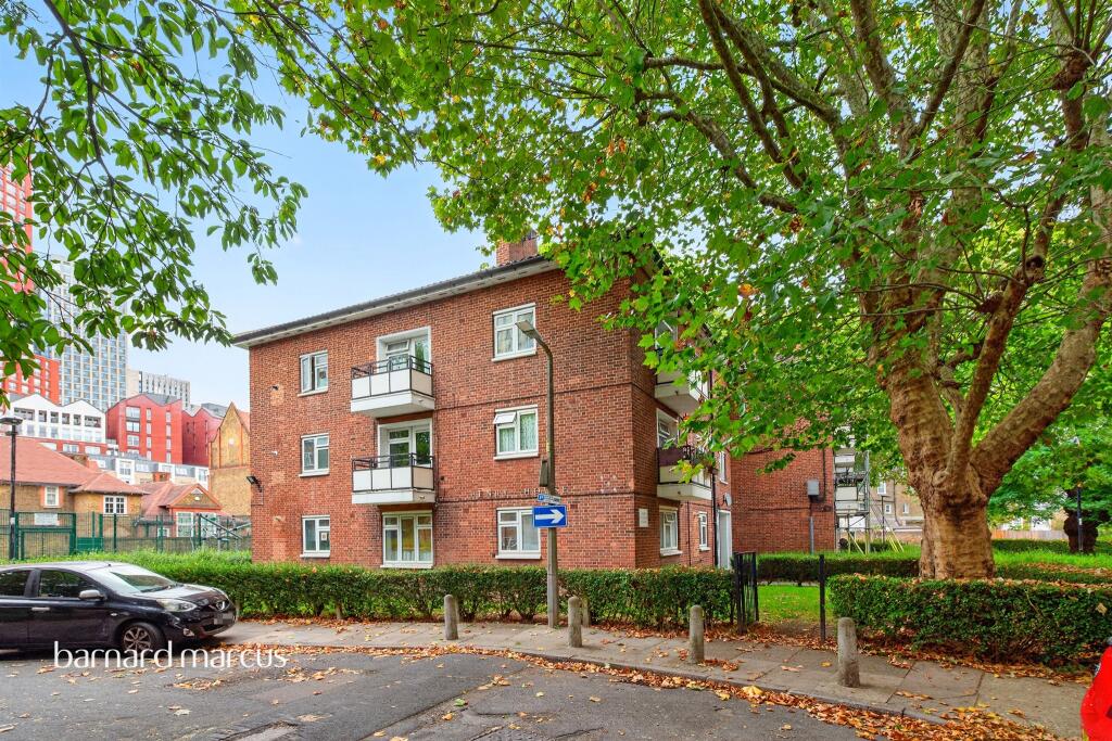 Apartment in London - More