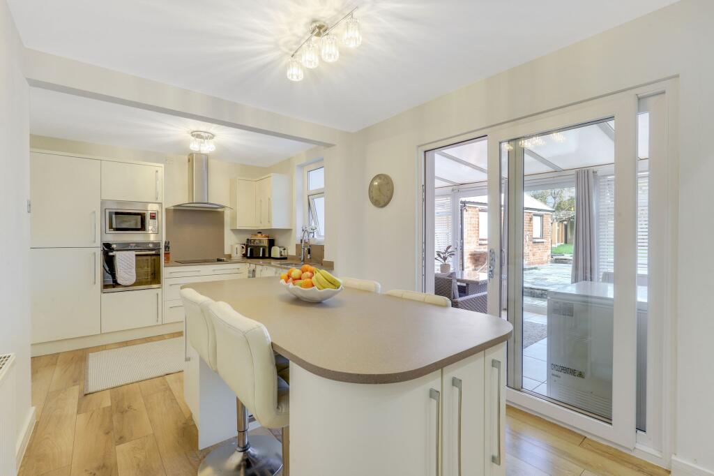 Rockwood Crescent, Hucknall, NG15 photo 4