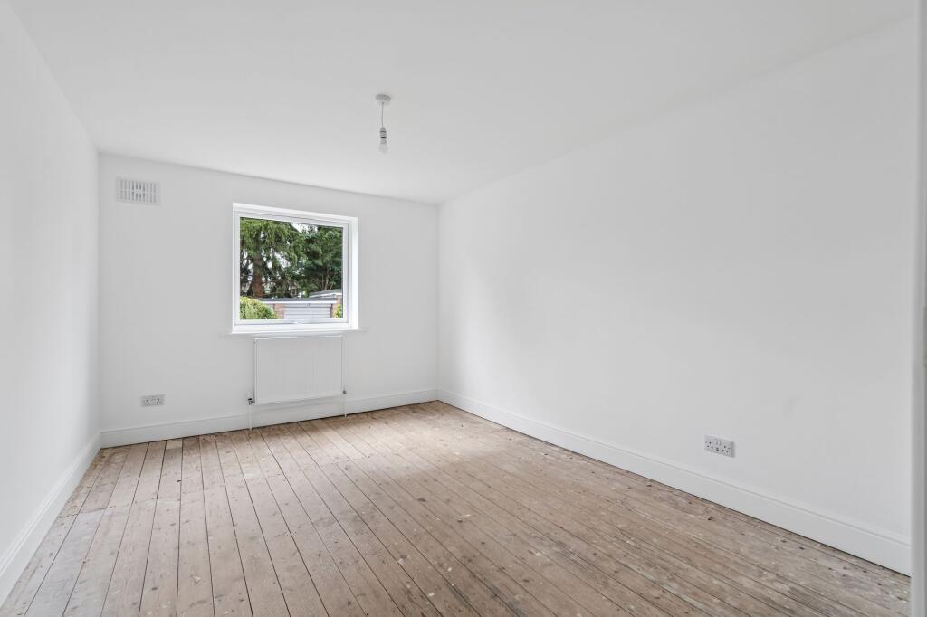 Apartment in Hemel Hempstead, High Wycombe Community Board - More
