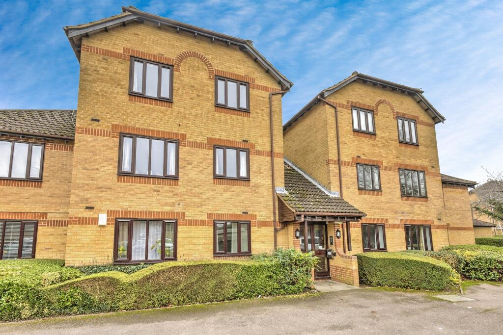 Main image of property: Bordeaux Close, Northampton