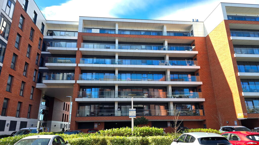 Southmead House, Kingman Way, Newbury, RG14 7FY photo 2