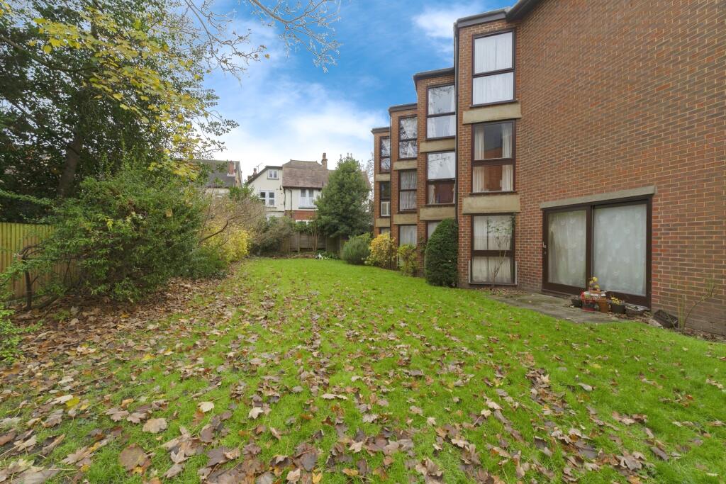 Dale Road, PURLEY, Surrey, CR8 photo 2
