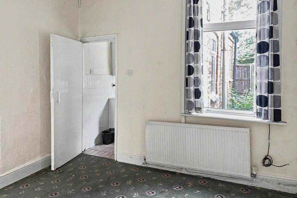 House in Birmingham, West Midlands - More