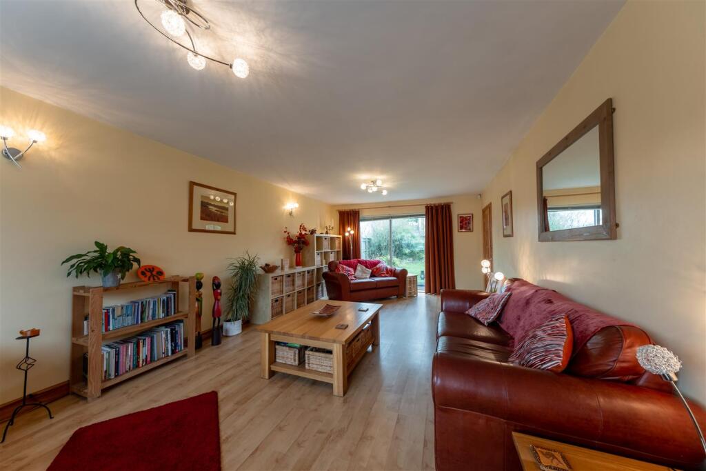 Burgamot Lane, Comberbach, Cheshire photo 3