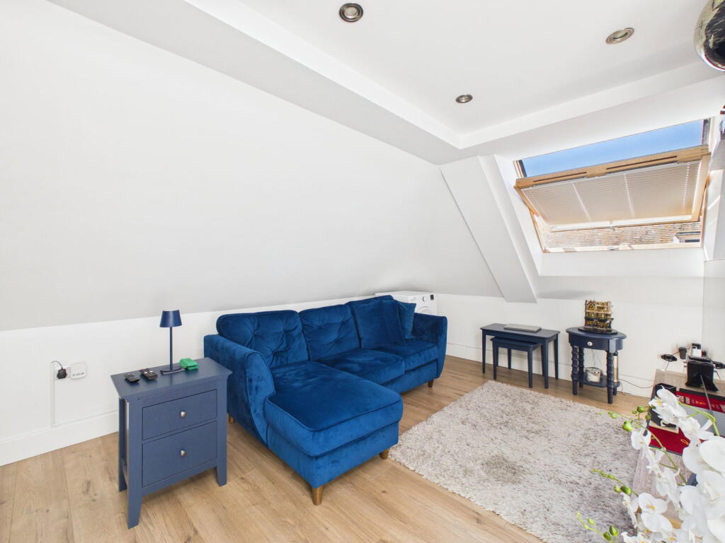 Apartment in Worthing, West Sussex - View 5
