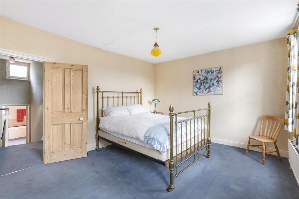 House in London - View 5