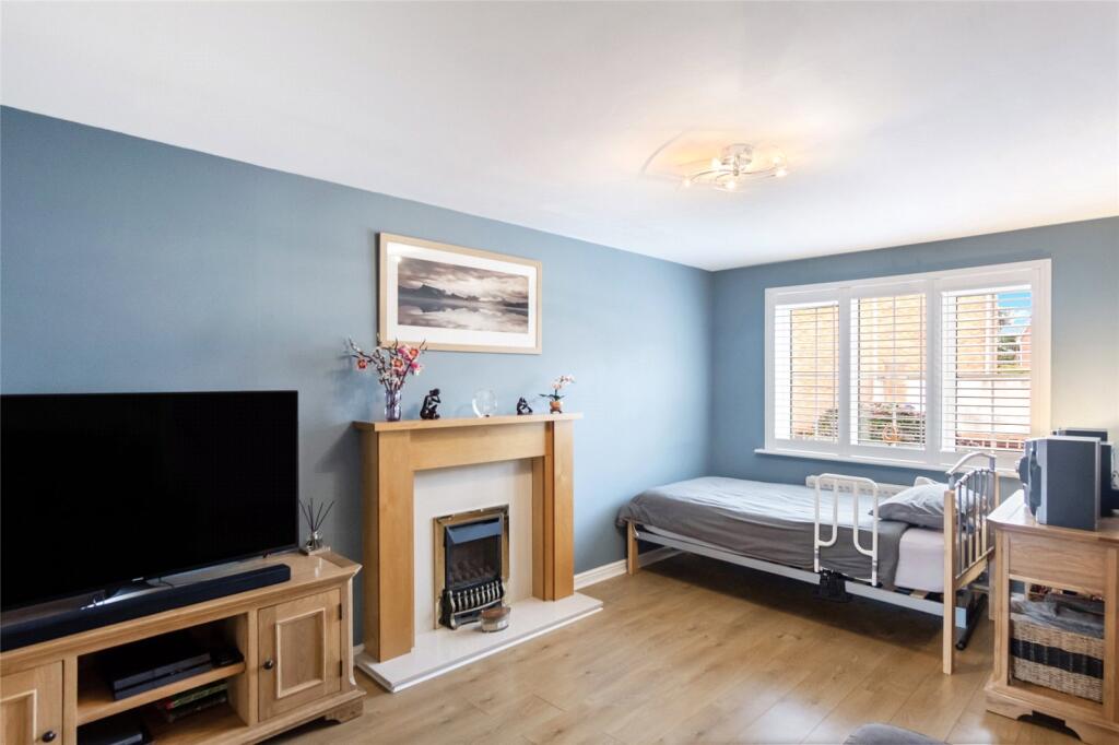 Strathnairn Court, GLENROTHES, Fife, KY7 photo 2