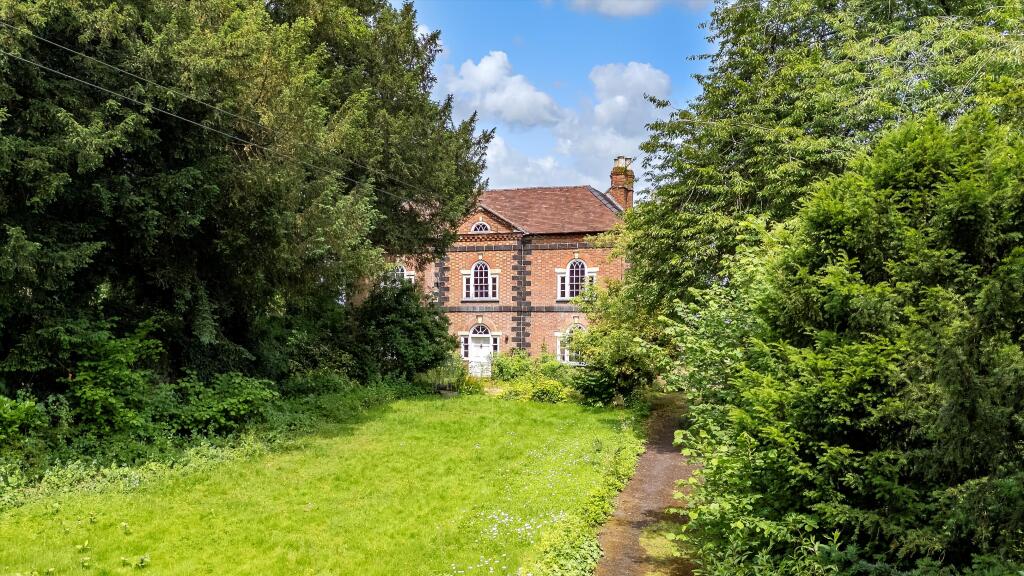 8-bed detached on Longdon, Tewkesbury, Worcestershire GL20, £1,250,000