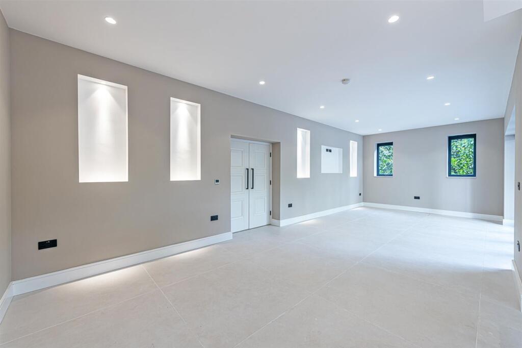 Apartment in St Helens, Rainhill Stoops, Rainhill - View 3