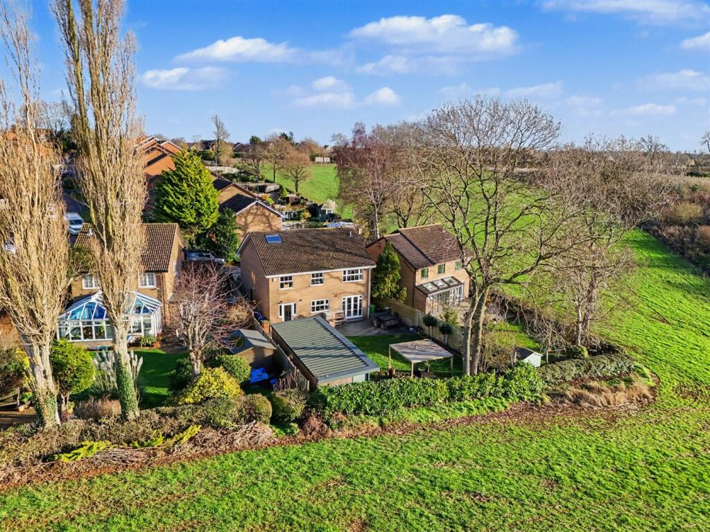 Stonehill Way, Brixworth, Northampton photo 4