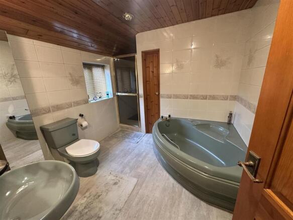 271 BATHROOM