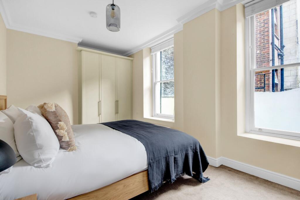 Apartment in London - More