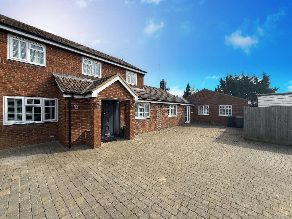 Main image of property: Barnston Close, Wigmore, Luton, Bedfordshire, LU2 9RZ