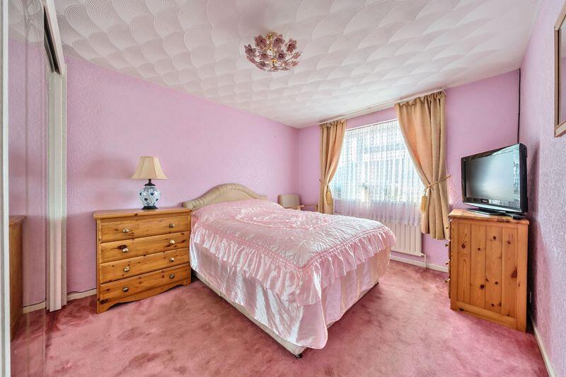 Ashcroft Road, Banbury - NO ONWARD CHAIN photo 3