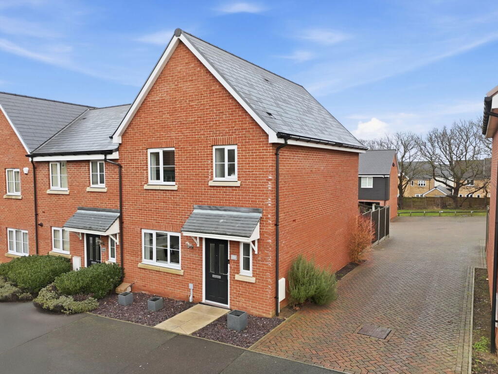 3-bed terraced on School Avenue, Dunton Fields, Laindon, SS15, £400,000