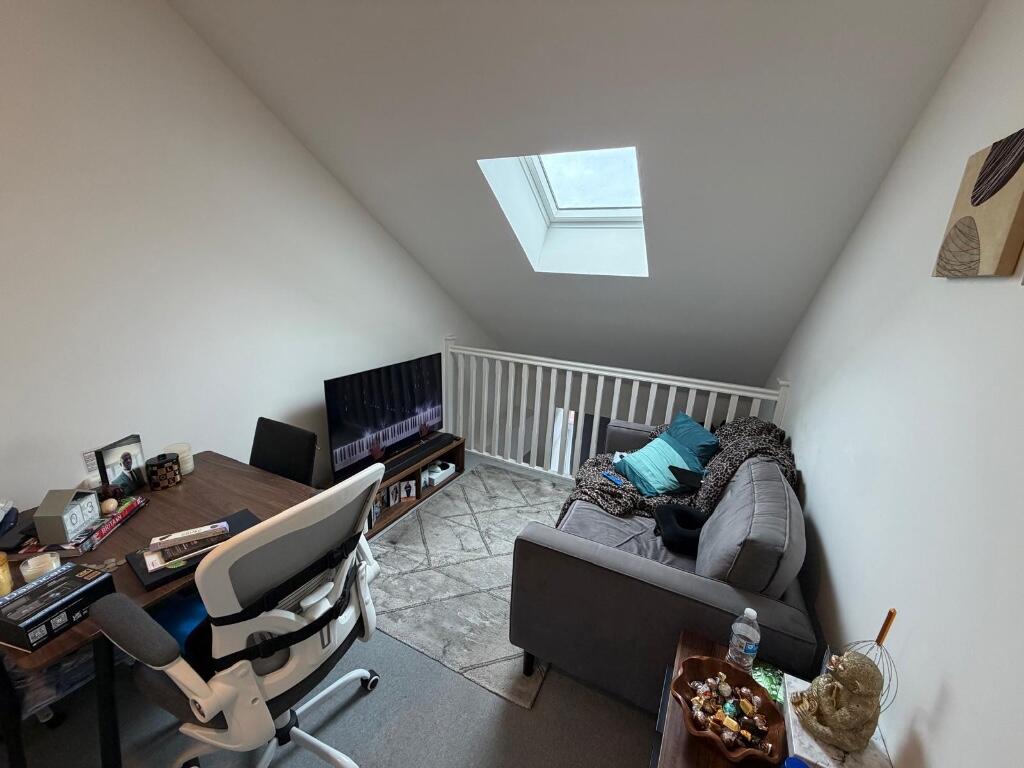 Viaduct Road, Leeds, West Yorkshire, LS4 photo 2