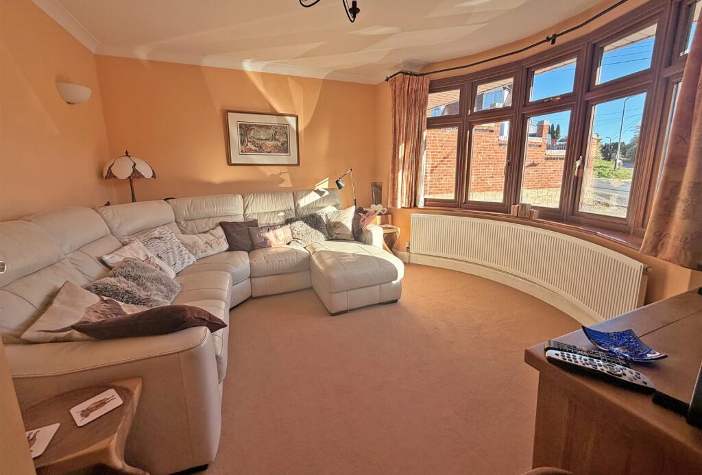 Pinewood Road, High Wycombe, HP12 4DA photo 4