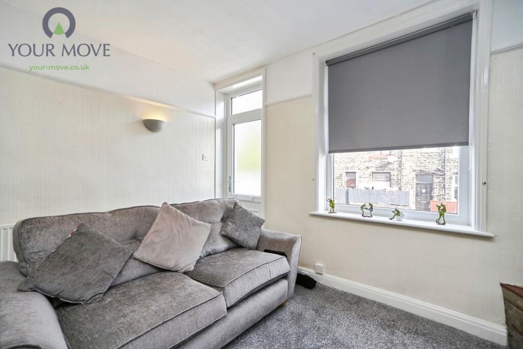 House in Keighley, Holy Croft - View 4