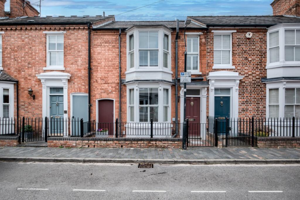 Main image of property: West Street, Stratford-upon-Avon, CV37