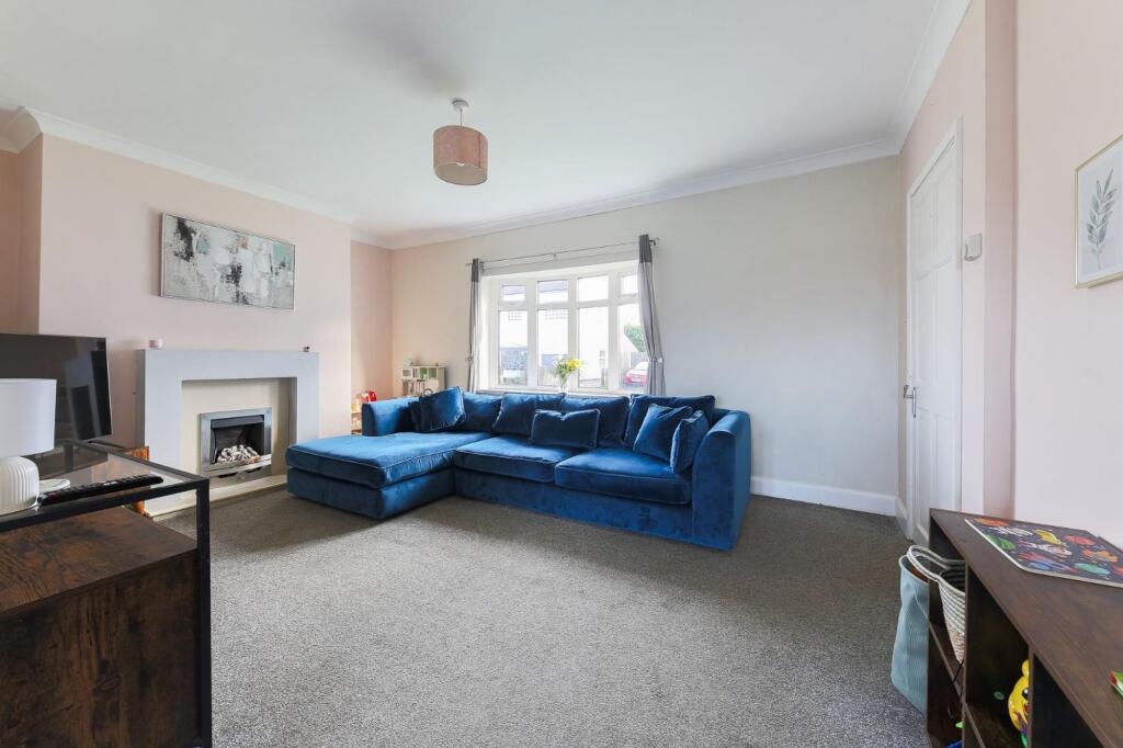 Killingworth Avenue, Backworth, NE27 - View 3