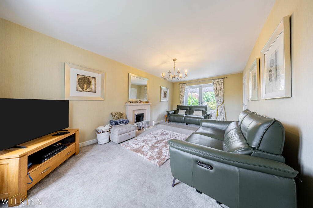 House in Tamworth, Staffordshire - View 2