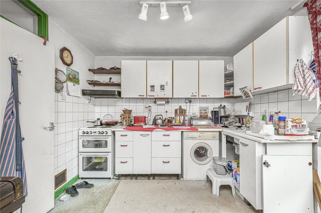 House in London - View 2