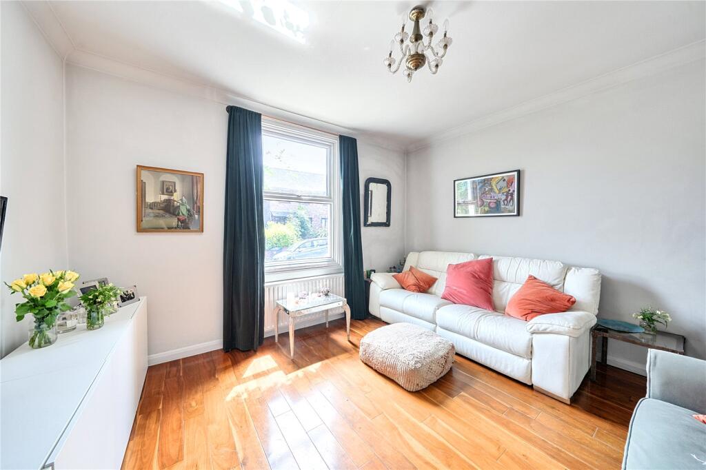 House in London, Colney Hatch - View 3