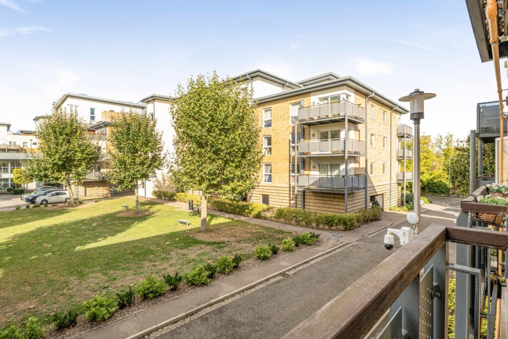 Apartment in Watford, Cassio Metro, Holywell Estate - View 5