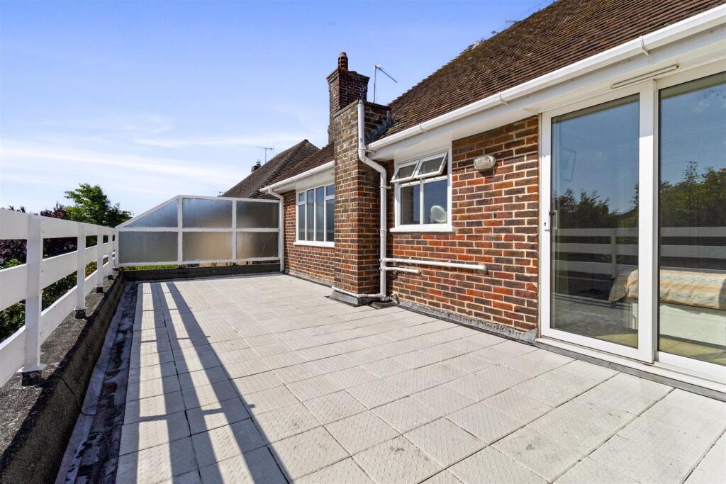 Chelwood Avenue, Goring-By-Sea, Worthing photo 2