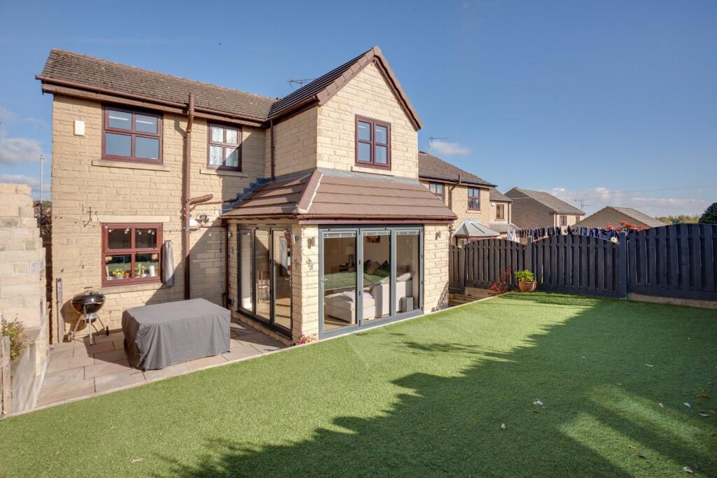 West End Drive, Cleckheaton, BD19