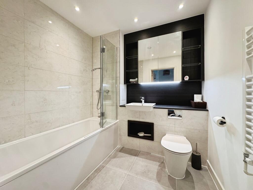 Apartment in London - View 5