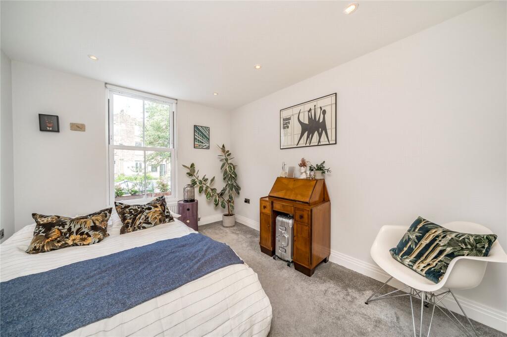 House in London - View 3