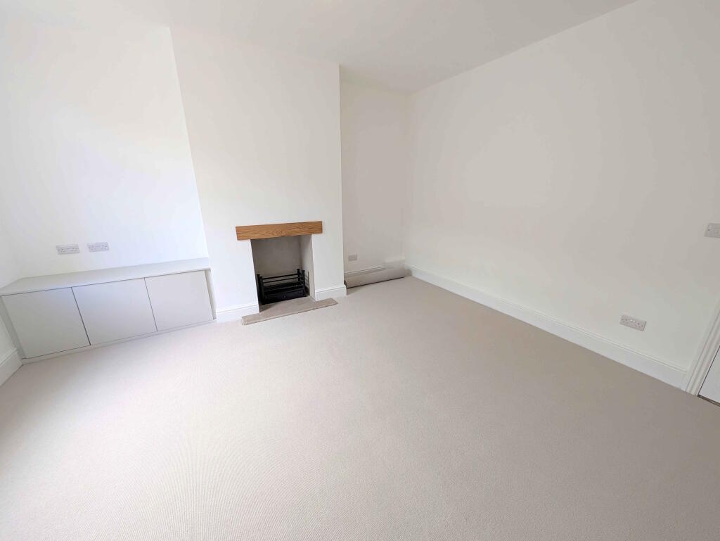 House in Calderdale, Priestley Green - More