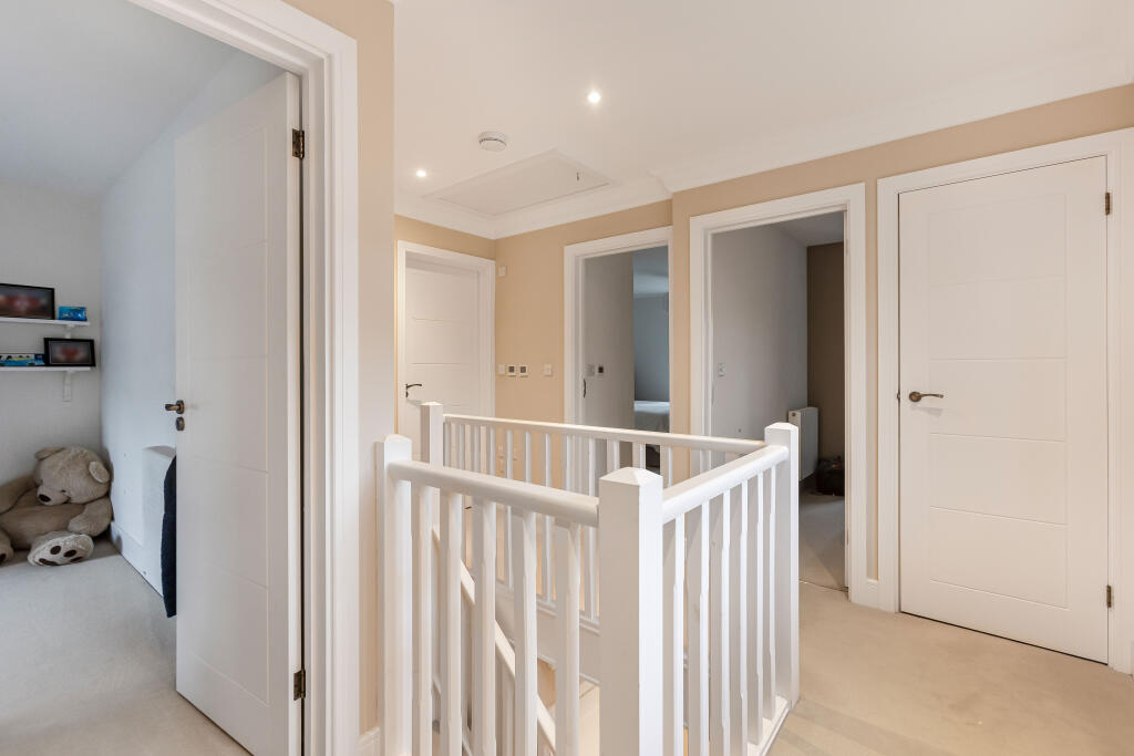 Additional image 19 of Carisbrooke Road, St. Albans, Hertfordshire, AL2