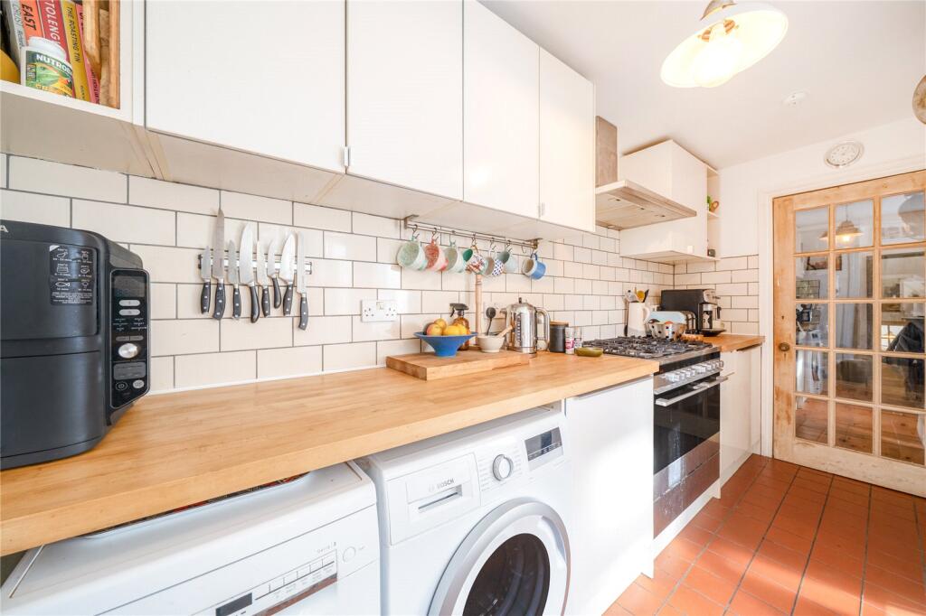 Apartment in London, Clapton Park, Homerton - View 5