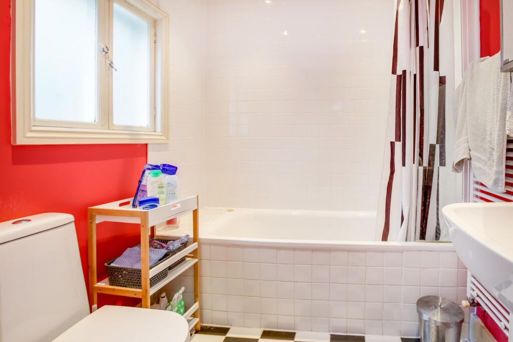 Apartment in London, Hammersmith - More